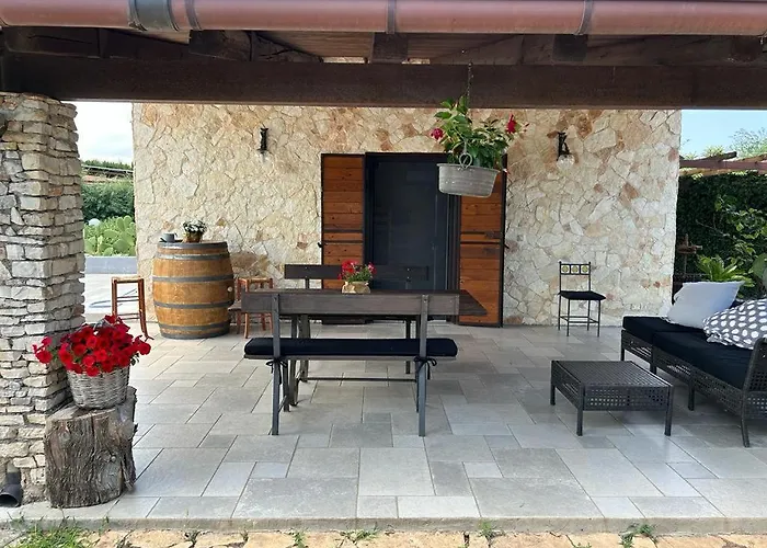 - Castel Del Monte Corato