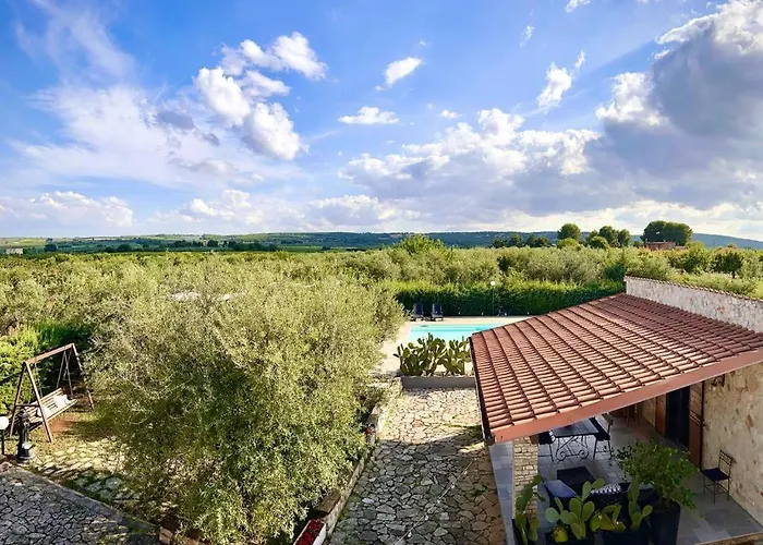 - Castel Del Monte Corato