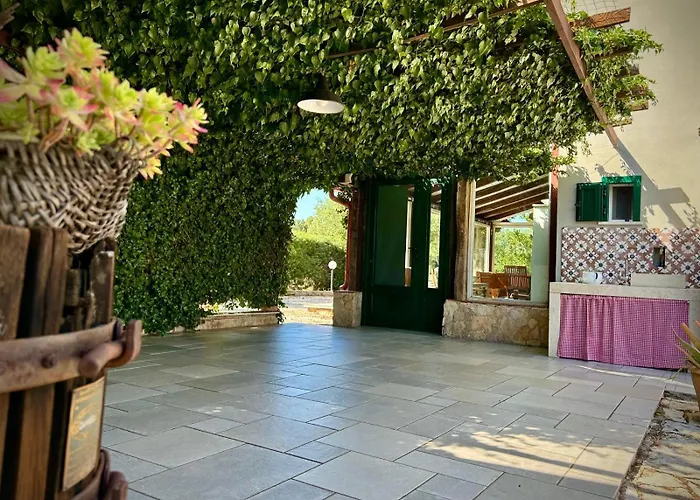 - Castel Del Monte Tatil Evi
